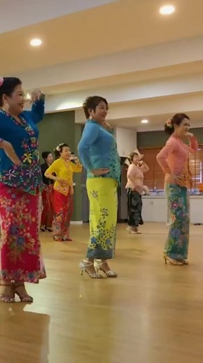 Music Malaya (@music.malaya)’s videos with Crowd Applause and Cheering (Version 7) [People Clapping Clap Hands Audience Applauding Noise Sfx Sound Effect Bite Clip Fx] - DV Sound Effects