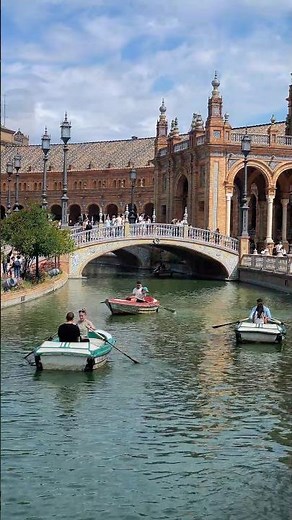 Venice, Italy 🇮🇹 | The World's Most Beautiful Canal City.