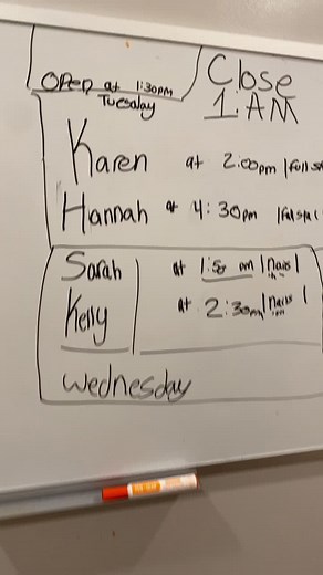 UH! CRAZY KAREN #fyp #foryoupage #spa #crazykaren #christmas #christmasspas #karens