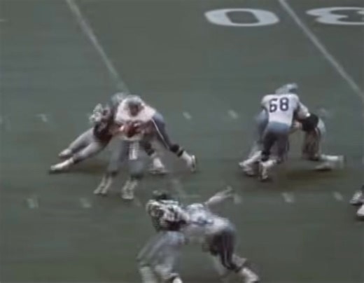 🏈On December 4, 1977 Dallas Cowboys running back Tony Dorsett becomes the third rookie at the time to rush for more than 200 yards in a game when he goes for 206 yards and two touchdowns in a 24-14 victory over the Philadelphia Eagles. In Dorsett's rookie year, he provided an instant impact, rushing for 1,007 yards, scoring 12 touchdowns, and earning rookie of the year honors. He set a new Cowboys rookie record and was also the only Cowboy to rush for more than 1,000 yards in his rookie season.