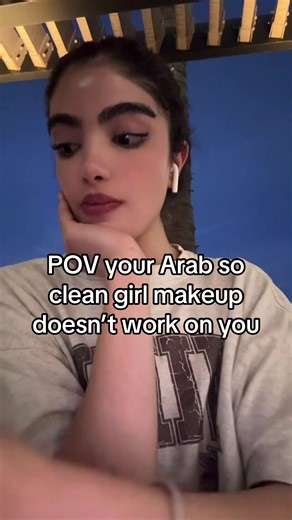 Arab Girl Makeup: Bold Eyeliner vs. Clean Girl Style