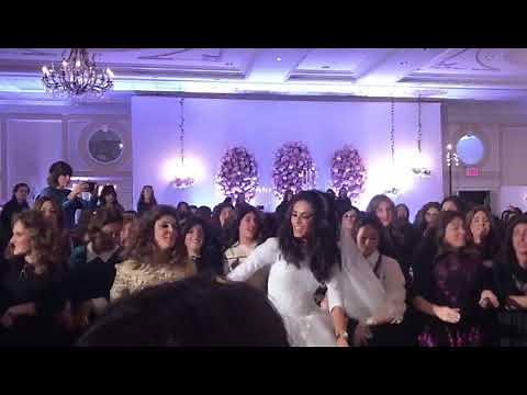 Enthusiastic wedding dance (Sasson V'Simcha - ששון ושמחה)