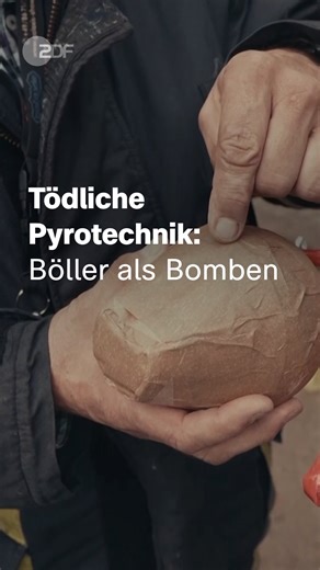 News von ZDFheute on Instagram: "Kugelbomben, die nur für Profis zugelassen sind, haben in der vergangenen Silvesternacht mehrere Menschen getötet. "Die Spur" zeigt, wie leicht Pyrotechnik zum Beispiel über Social Media zu bekommen ist - und wie gefährliche sie für diejenigen werden kann, die die Pakete zustellen müssen. #Silvester #Pyrothechnik #Böller #Kugelbomben #ZDFheute"
