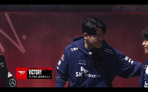 JDGvsT1第二局！机制运营比拼，最终T1强开阵容扳回一城！