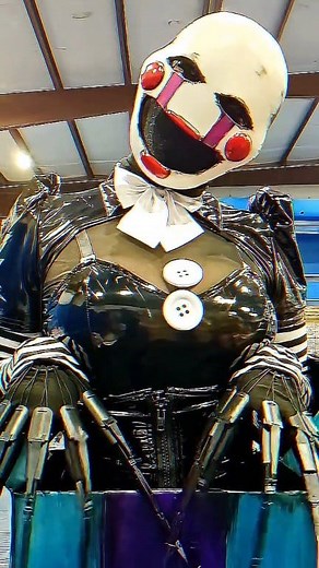 My kiwi helped make this music box with me.....💓❤️ | Torii Gamboa