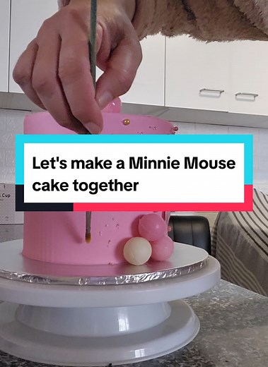 Baby Minnie Mouse 1st Birthday Cake Tutorial