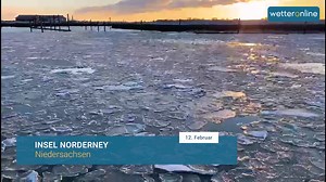 Eine tolle Winterstimmung gab es heute bei Sonnenaufgang am Hafen von Norderney bei - 5 Grad ❄☀ Habt ihr auch schöne Winterbilder gemacht? Mehr zum Wetter gibt es bei uns im WetterTicker: https://www.wetteronline.de/wetterticker #Winter #Eis #Hafen #Norderney #Frost | WetterOnline