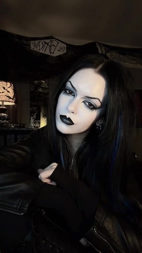 Explore Gothic Dance Trends and Makeup