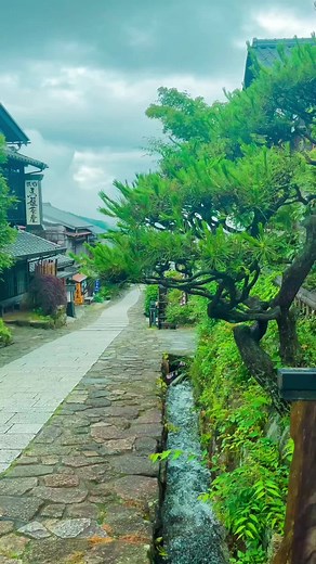 馬籠宿の美しい風景と紅葉