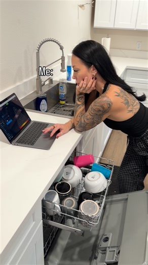 Torie callmetea | Good thing I can multitask #vegas | Instagram