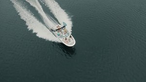 Unleash the ultimate on-water adventure. Whether you're hosting a crowd or chasing the thrill of the waves, the SDX 270 ☀️ and SDX 270 Surf 🏄 are built to turn every moment into an unforgettable experience | Sea Ray Boats