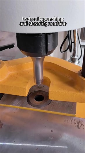 Hydraulic punching and shearing machine#cncmachine #machinery #machinetools #machinefactory #amazing #tik_tok #fyp #cnc