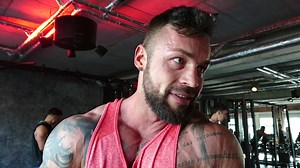 120K views · 77 shares | Live Shortclip Brust Tutorial: Kurzhantel Schräg richtig ausgeführt und der perfekte Split für Natural Athleten Das individuellste Coaching der Szene made by Jil und Dr Alex, jetzt für wenige Tage bares Geld drauf sparen: bit.ly/Coaching_Rabatt | Road To Glory By JIL | Facebook