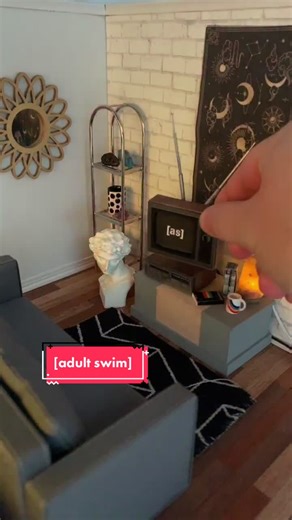 Exploring Miniatures: Inside the Roy Radin Mansion Bed | Adult Swim