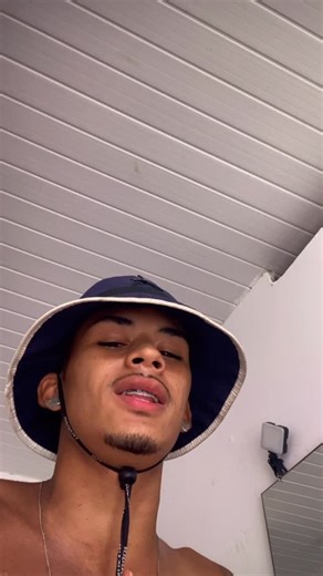 wandre on Instagram: "😩🏰…🎶…"