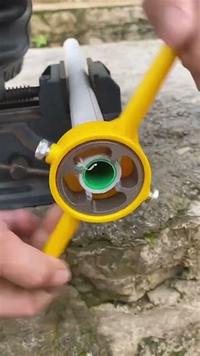 Master the Art of Pipe Threading with Our Expert Guide