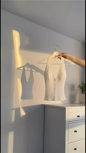 Stylish Halter Tops for Women: Fashion Finds