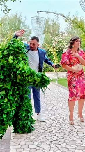 237K views · 2.8K reactions | FAKE TREE PRANK  #prankwars #hilarious #reaction #bushmanprank #pranks #fyp | Antonio Esposito | Facebook