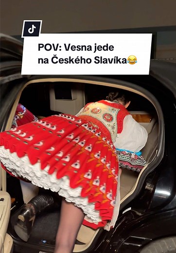 POV: Vesna jede do Fóra Karlín na Českého Slavíka. Hold our prosecco. 😂 Více folklóru ve Fóru už 22.10.2026 na našem největším koncertě! #vesna #ceskyslavik #viral #fyp #kroje