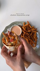 Chicken shawarma wrap 🌯 Ingredients For the chicken: 2 lb boneless chicken breast/ thighs, cut into thin slices 1 tbsp fresh garlic, finely minced 2 tbsp mayonnaise 1 tbsp olive oil 1 tbsp smoked paprika powder 1 tsp garlic powder 1 tsp black pepper powder 1/2 tsp cumin powder 1/2 tsp coriander powder 1 tsp red chili powder 1/2 tsp turmeric powder Salt to taste 1 tbsp fresh lemon juice 3 tbsp clarified butter/oil for cooking For the sumac onions 1 large red onion, thinly sliced and washed 1 tbs