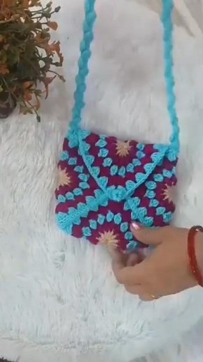 2️⃣ “How to Make Granny Square Crossbody Bag at Home | Crochet Tutorial ✨”