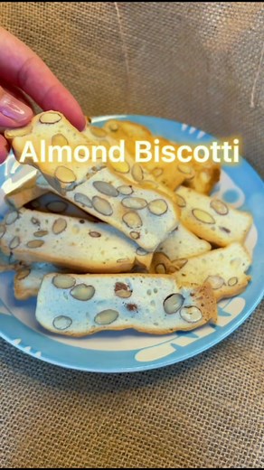 Easy 4-Ingredient Pistachio Biscotti Recipe