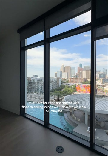 Houston High-Rise Apartment with Stunning Downtown Views