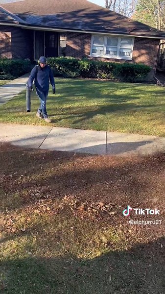 Fall Leaf Raking Tips for Your Front Yard