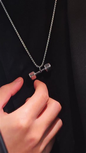 Cool Necklaces for the Brave: Fashion Accessories