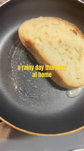 yokohama diaries | a day of baking, cooking & netflix 🌧️