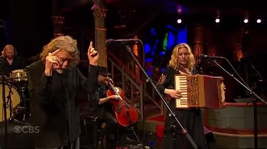 Видео Robert Plant with Saving Grace - Ramble On - LIVE on The Late Show | OK.RU