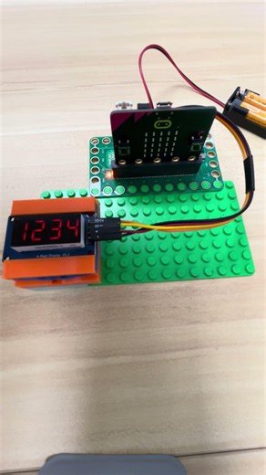 Micro:bit w/ 7 Segment Display- Intensity #coding #microbit #shorts #stem #7segmentdisplay #7segment
