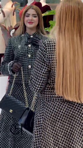 25K views · 611 reactions | Ensemble C-H-A-N-E-L disponible en 3 couleurs ❄️38-40-42-44-46 ‎كل ما ترتديه العارضة متوفر ️磊⛈️️甆 WhatsApp 0660900544 / 0660900545 | Groupe-hadjam.center | Facebook