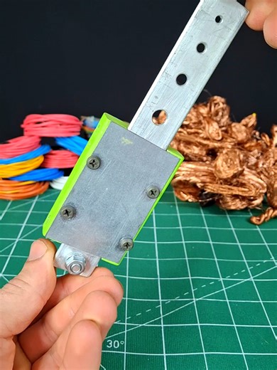 How to Strip Copper Wire: A DIY Guide