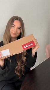 Je interieur personaliseren? Dat doe je met jouw eigen posters en prints. Laat bij CEWE eenvoudig je favoriete foto, kunstwerk of illustratie afdrukken precies in het formaat dat bij jouw stijl past. Minimalistisch, kleurrijk of modern ✨ Ontwerp, upload en laat drukken, zo hangt er altijd iets in huis dat écht bij jou past. #CEWE #interieurstyling #posters #prints #wanddecoratie #persoonlijkinterieur | CEWE | Facebook