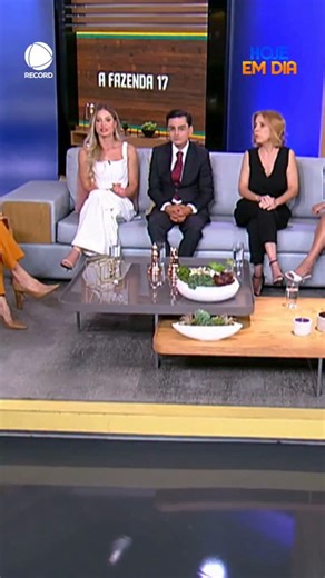 Dudu venceu #AFazenda, e não foi à toa. O campeão foi um participante cheio de estratégia, que soube fazer alianças para se manter no jogo, e o resultado deu bom! 🏆🔥 No #HojeEmDia, ele contou que se preparou para o confinamento e ainda comentou, em tom de brincadeira, sobre a piada de que iria substituir o Carelli na direção do reality show. 😅 ➡️ Confira a entrevista exclusiva na íntegra no R7.com/hojeemdia | Programa Hoje em Dia