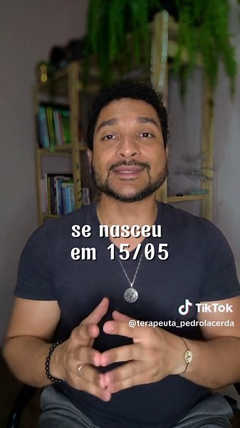 Você sabia que a numerologia pode te ajudar a tomar decisões mais assertivas e melhorar seu dia a dia? 🔢✨ No vídeo de hoje, eu explico como você pode usar os números a seu favor, trazendo mais equilíbrio, clareza e harmonia para suas escolhas diárias. Desde a escolha de datas importantes até a análise de energias pessoais, a numerologia pode ser uma ferramenta poderosa de autoconhecimento e planejamento. 🌟 #numerologia #numerologiapitagorica #numerologo