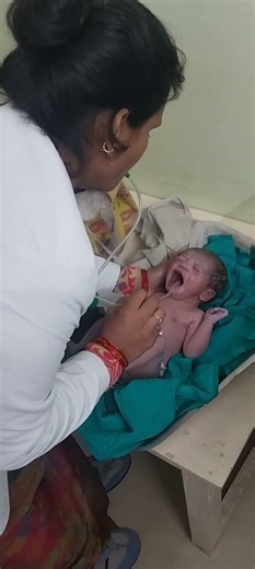 first cry 😢 😭 normal delivery