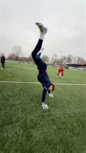 Gymnastic Elements in GK Training: Essential or Unnecessary❓🤔 #goalkeeper #goalkeepertraining