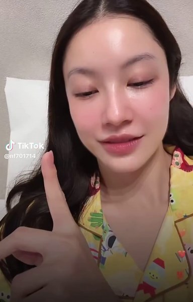 The couple went live on bed. Film looked a little shy. This is basically an official announcement, right? The vibe in Japan is really something.#namtanfilm #NamtanTipnaree #filmracha