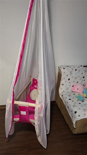 Dale a tu bebé un descanso dulce y seguro. 👶✨ Nuestra hamaca cuna columpio brinda una suave sensación de balanceo que ayuda a relajar y dormir mejor a tu bebé. Incluye su toldito protector y un diseño cómodo y seguro. Perfecta para momentos de descanso, siestas y tranquilidad para tu pequeño. 💕