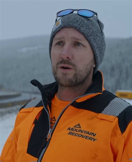 The towing crews on Rocky Mountain Wreckers take on brutal weather and mountain terrain to clear massive wrecks. 🚛🏔️💥 📺 #RockyMountainWreckers - Watch now on @cravecanada & @USA Network