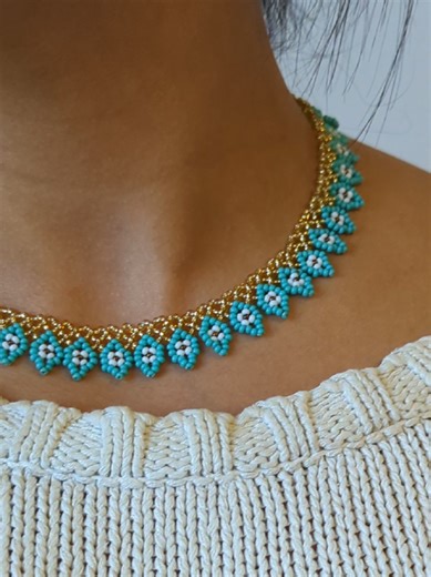 Collier fait main en perles de rocaille 🩵✨