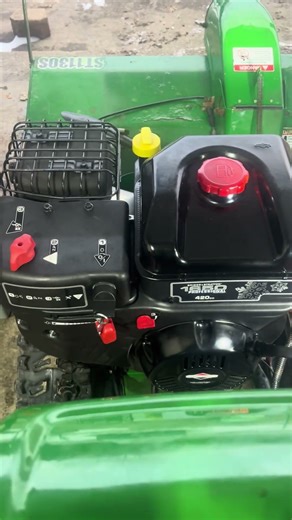 Brand new Briggs 420cc snow engine on the frontier snow blower