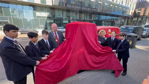 Delighted to attend unveiling of a new Royal Mail Postbox at York Street, North Belfast this morn, the FIRST in Northern Ireland to bear the cypher of King Charles III.Joined the Lord Lieutenant, High Sheriff Ald Frank McCoubrey, Phillip Brett MLA & pupils from BRA at the event