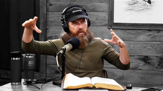 Jase Robertson can't believe chasing a goat was his downfall this time - a mama goat and 2 little baby goats were NOT in the mood to be herded into their pen. Jase and Al compare recent injuries and can't believe how "little" it takes to hurt themselves as they get older. | In the Woods