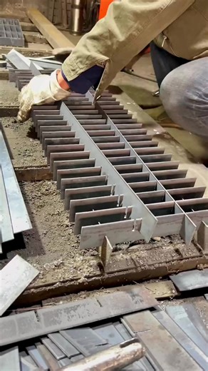 A metal product manufacturing plug in steel grid plate galvanized steel grid ditch cover plate specialty manufacturer Hunan DOU knows | Orion Camacho | Facebook