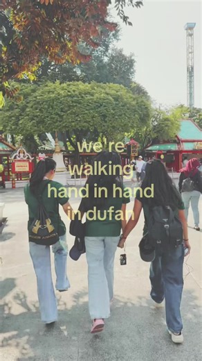 Dufan versi Jakut: jalan berdua sambil bergandengan tangan