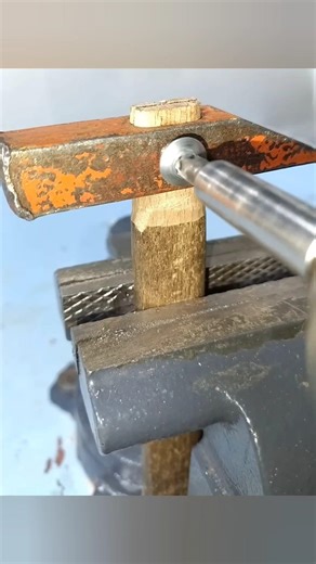 Ingenious method to repair hammer seen before #sharpening #chisel #shorts #like #work ‪@MrBeast‬