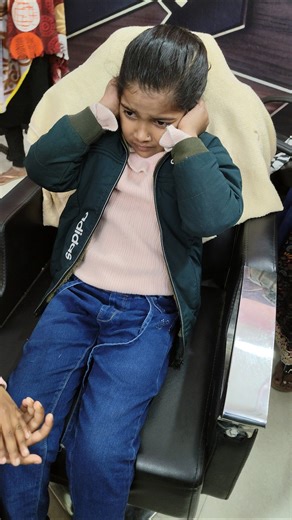 ear pressing#youtubeshorts #trendingshorts